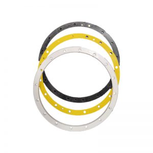 Anillos de sellado: negro, amarillo y blanco con orificios.